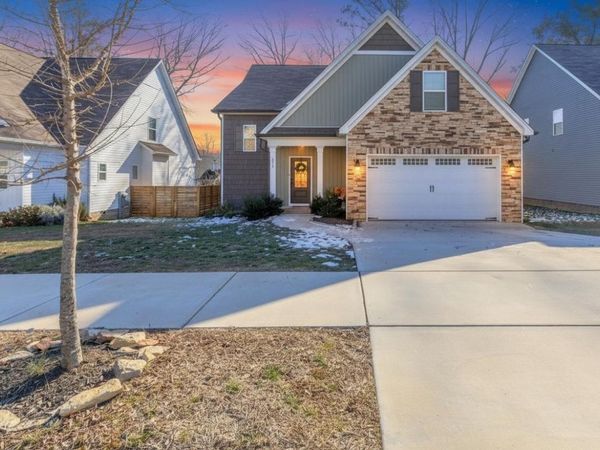 1814 Oakvale Drive, Chattanooga, TN 37421