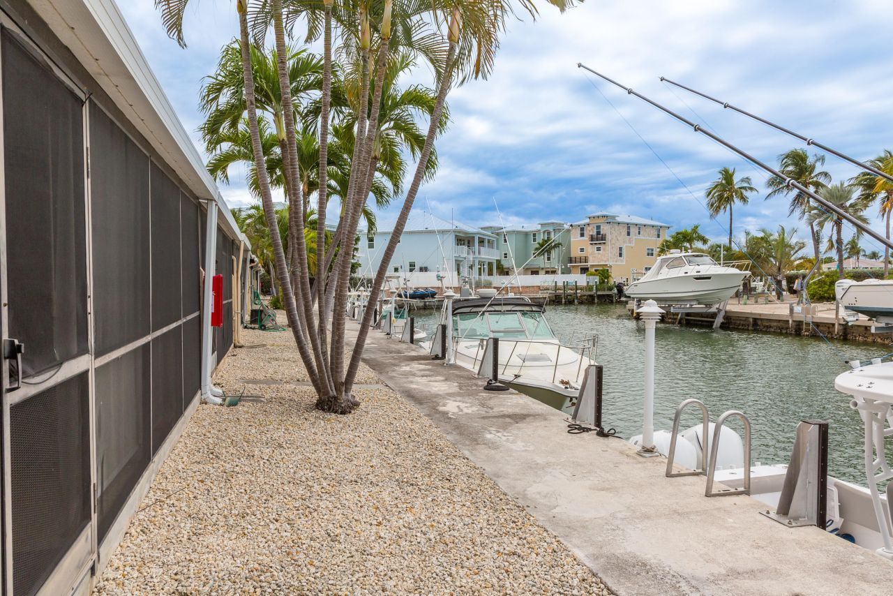 423 Sombrero Beach Road, Unit 10, Marathon, FL 33050 Photo
