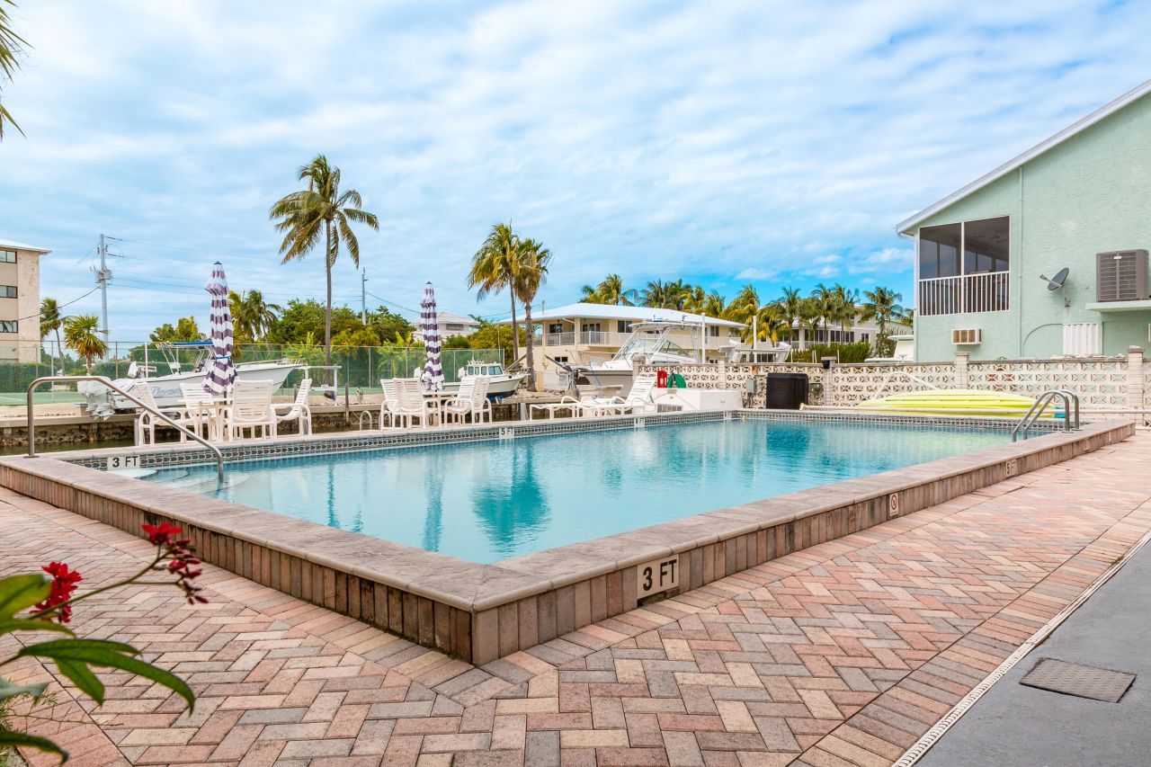 423 Sombrero Beach Road, Unit 10, Marathon, FL 33050 Photo