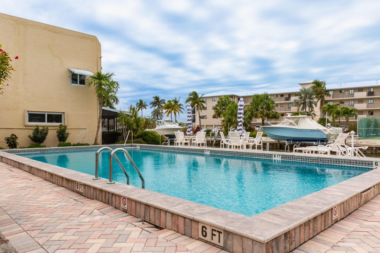 423 Sombrero Beach Road, Unit 10, Marathon, FL 33050 Photo
