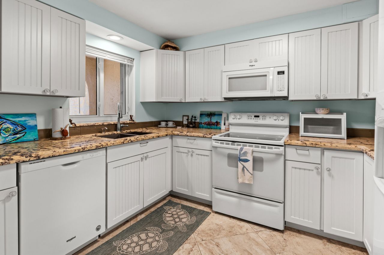 423 Sombrero Beach Road, Unit 10, Marathon, FL 33050 Photo