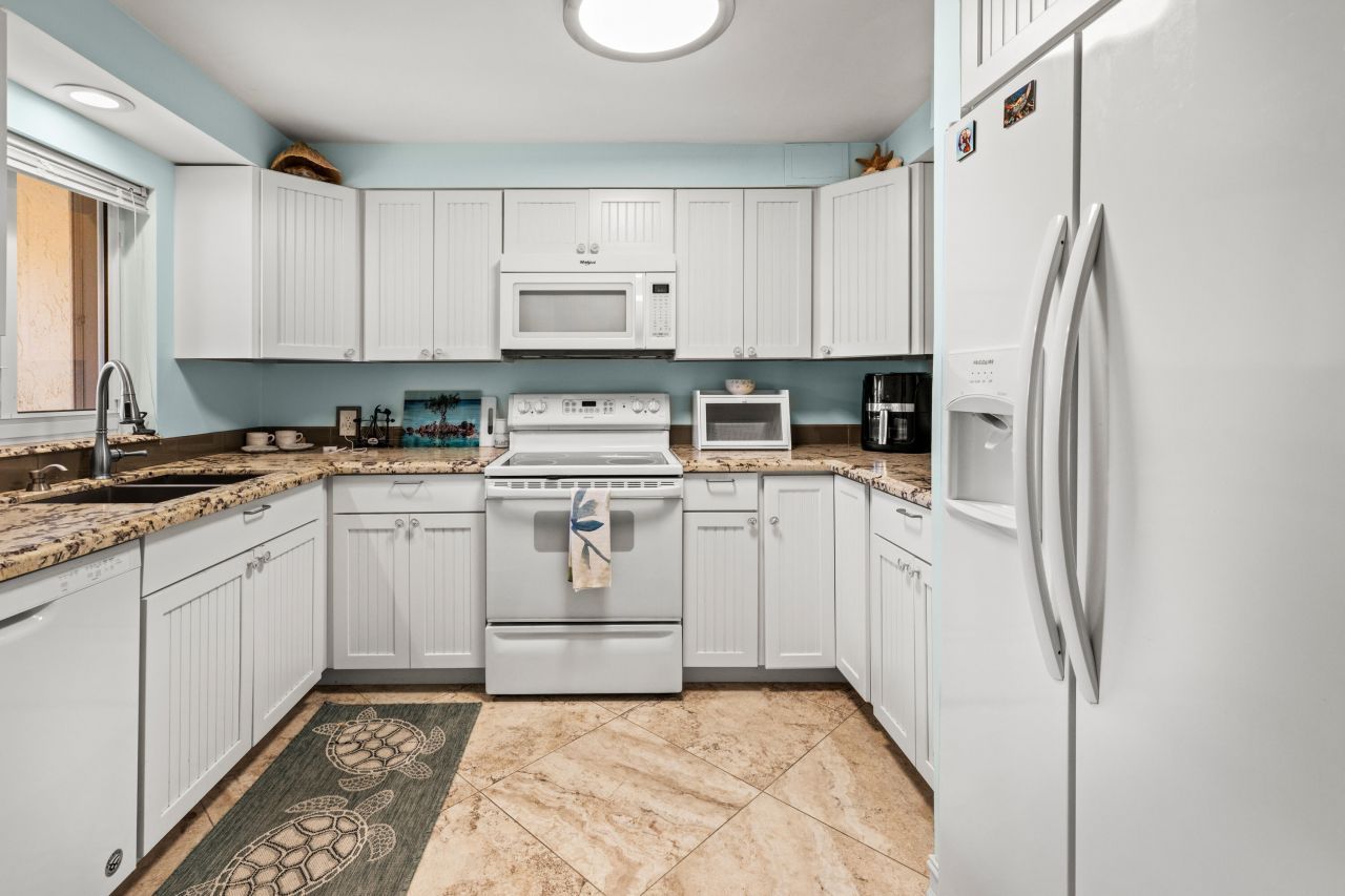 423 Sombrero Beach Road, Unit 10, Marathon, FL 33050 Photo