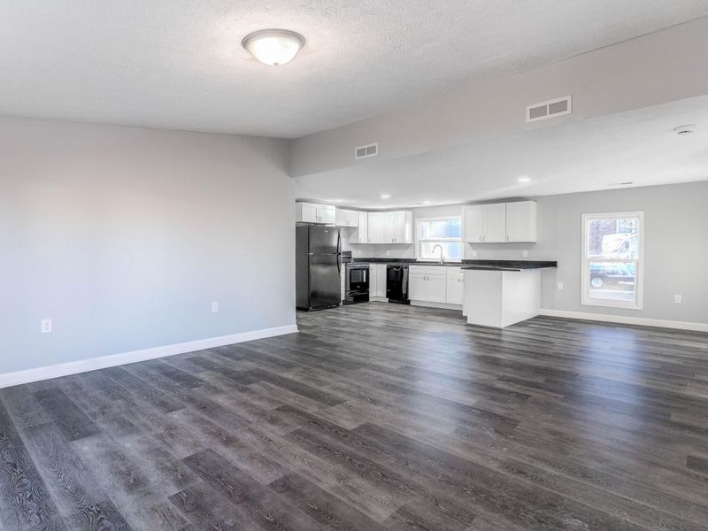 406 N Main Street, Jackson Center, OH 45334 Photo 5