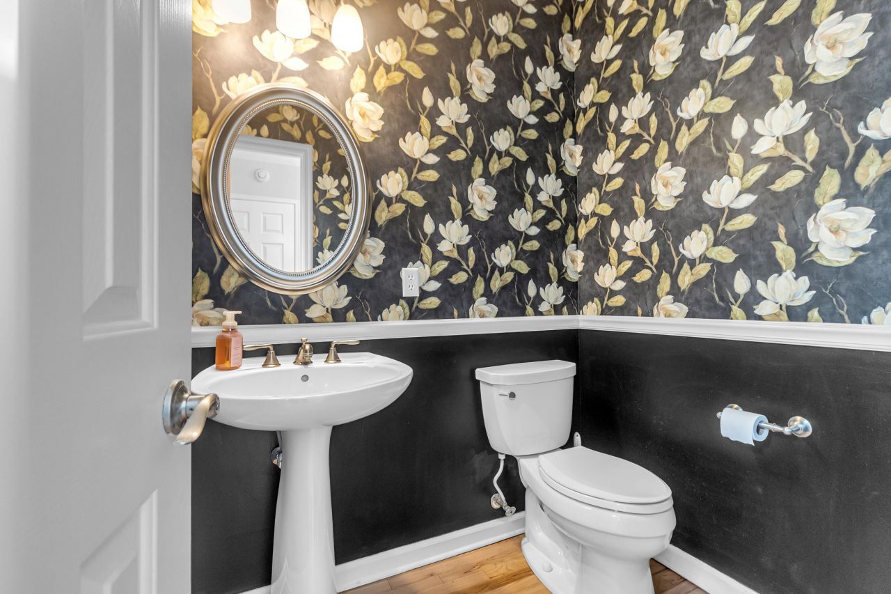 1250 Abercorn Photo 9