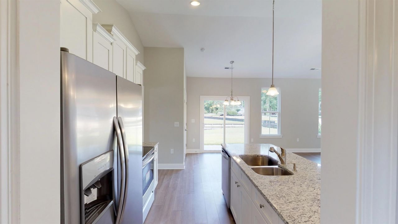 60 Racquet Club Dr. Photo 10