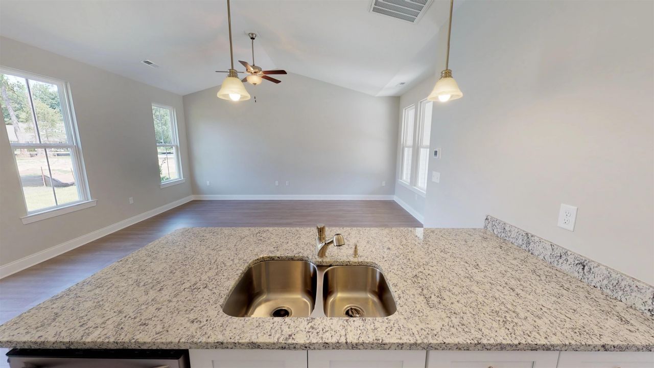 60 Racquet Club Dr. Photo 6