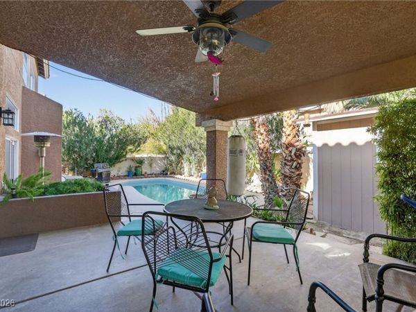 7408 Shallow Glen Court , Las Vegas, NV 89129