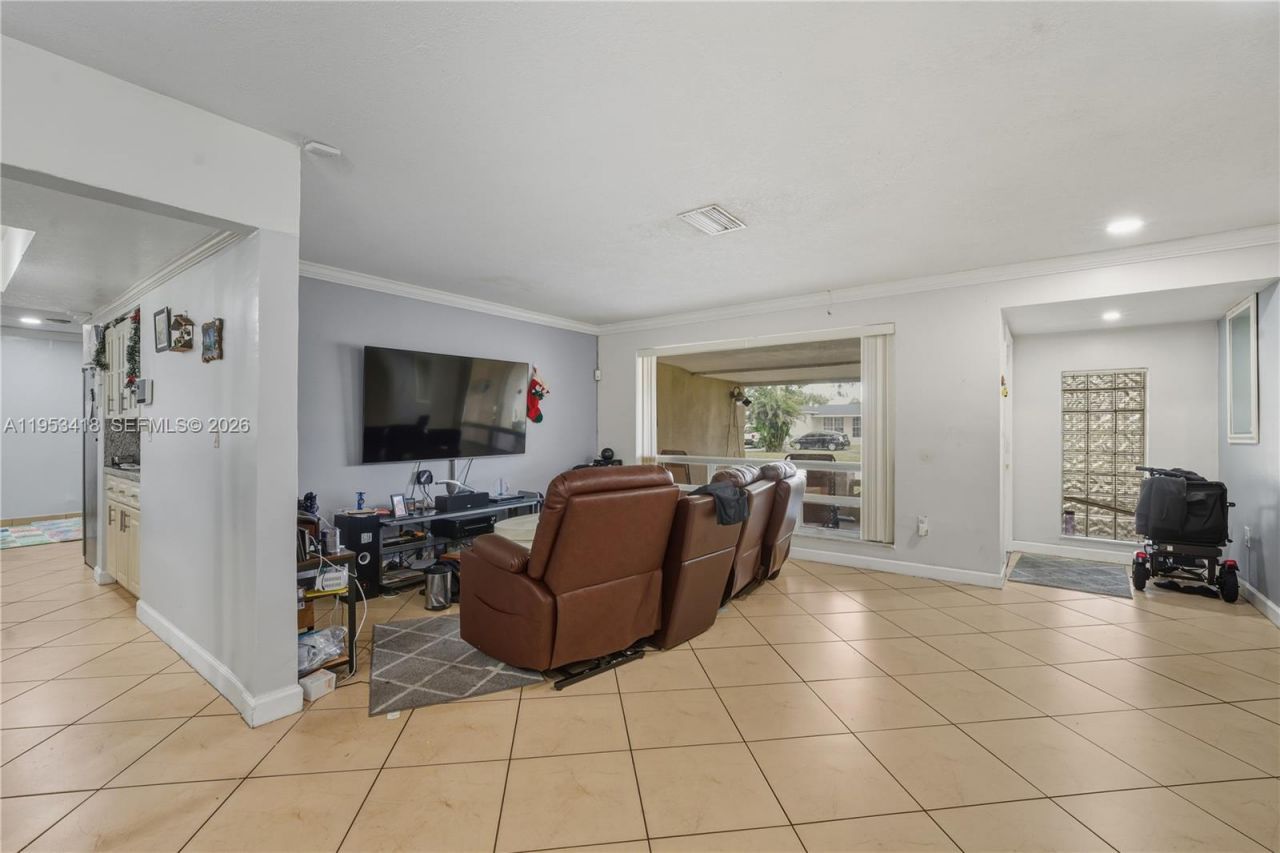 7630 Embassy Blvd, Miramar, FL 33023 Photo