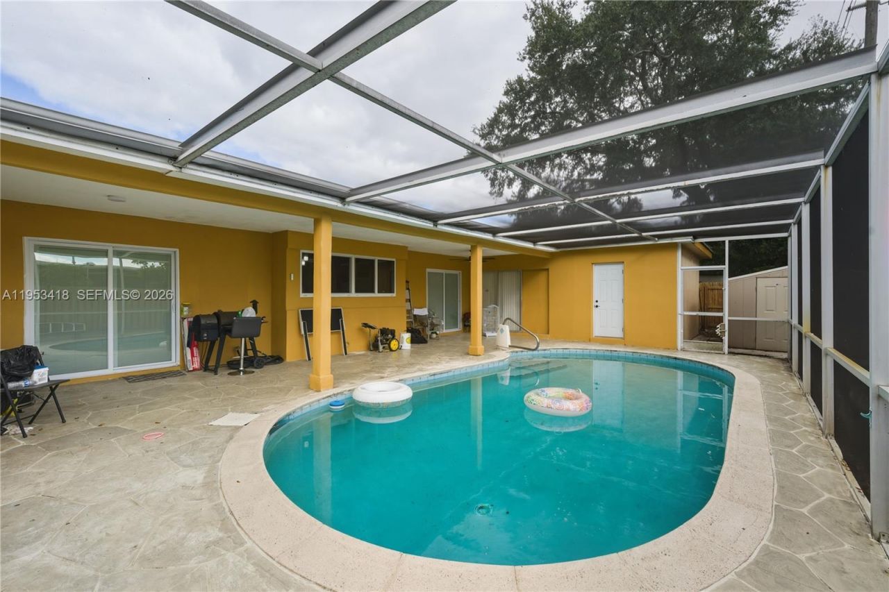 7630 Embassy Blvd, Miramar, FL 33023 Photo