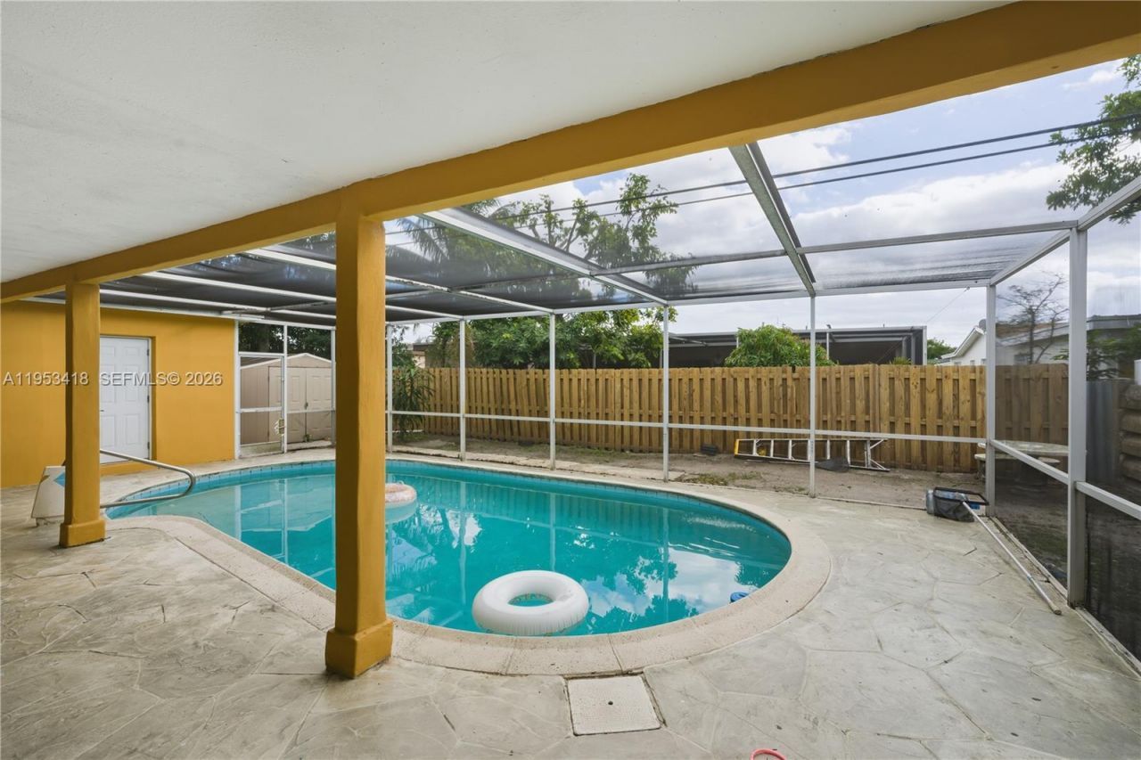 7630 Embassy Blvd, Miramar, FL 33023 Photo