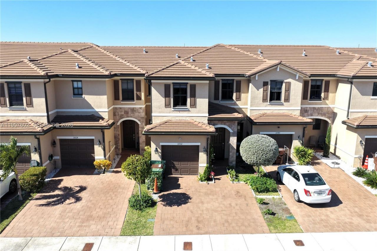 11032 W 33rd Way, Hialeah, FL 33018 Photo