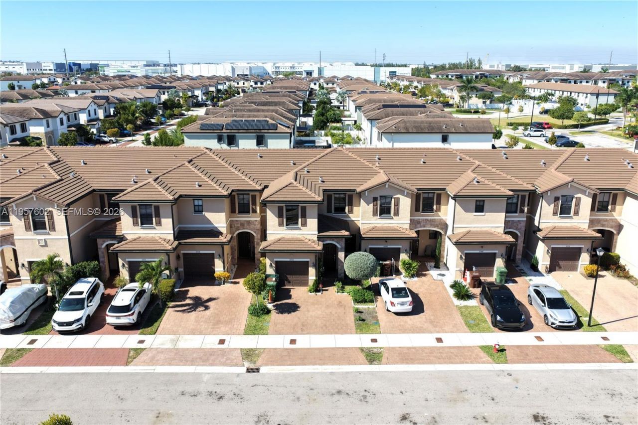 11032 W 33rd Way, Hialeah, FL 33018 Photo