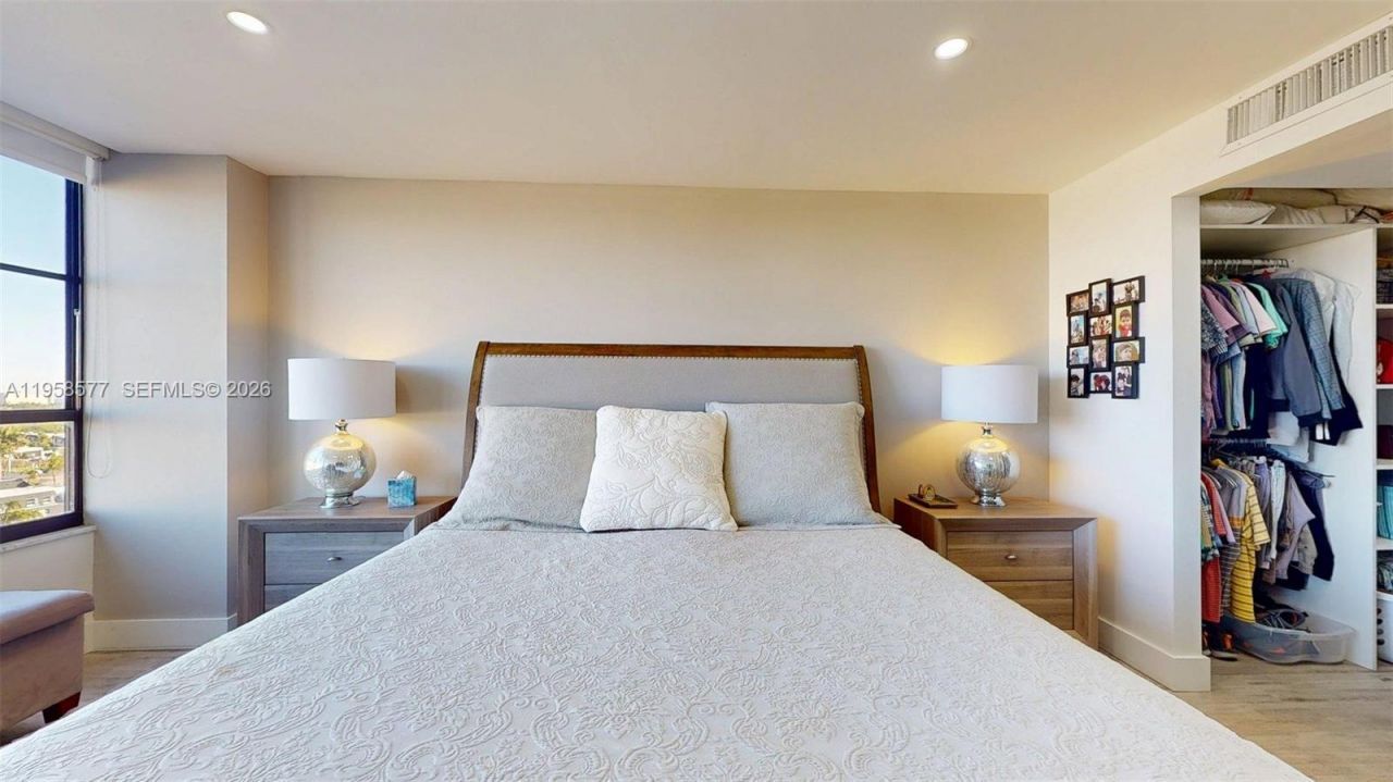 600 Three Islands Blvd, Unit 802, Hallandale Beach, FL 33009 Photo