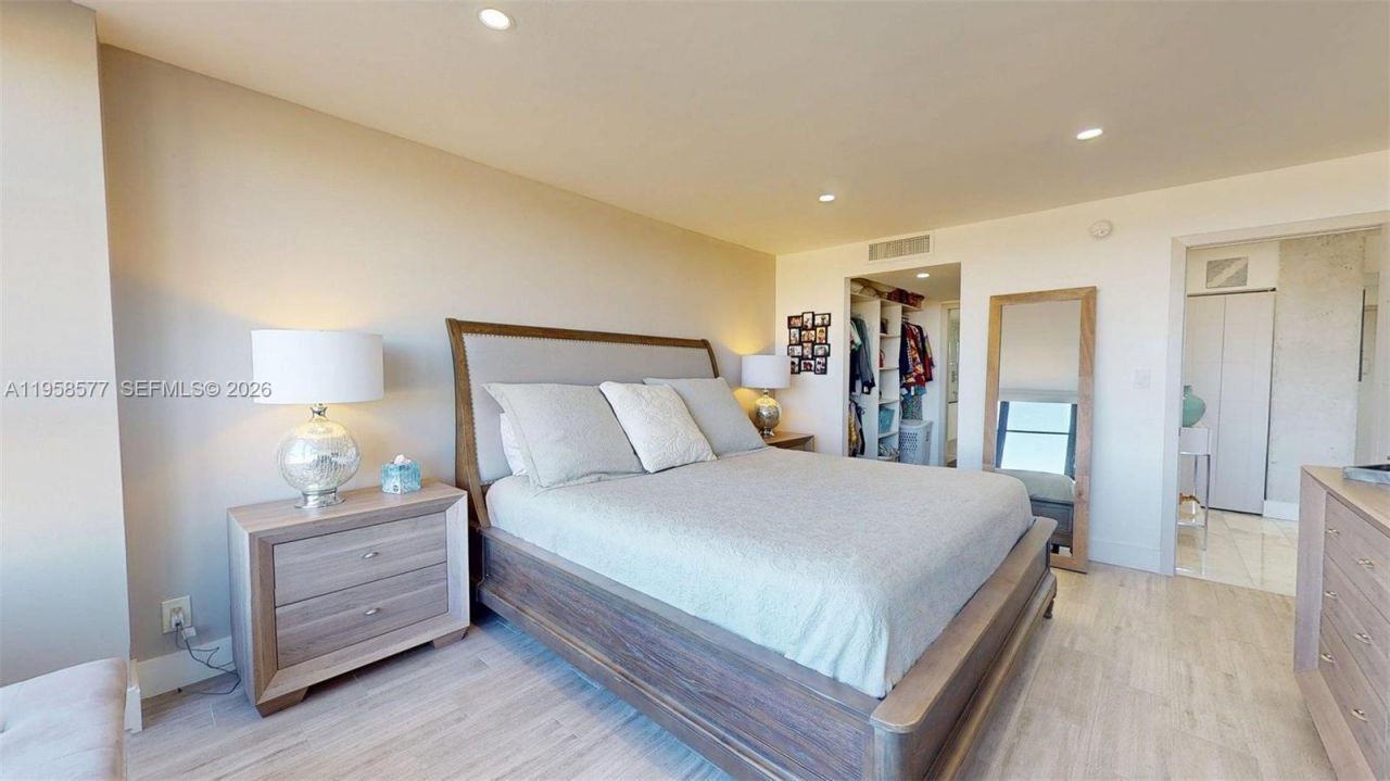 600 Three Islands Blvd, Unit 802, Hallandale Beach, FL 33009 Photo