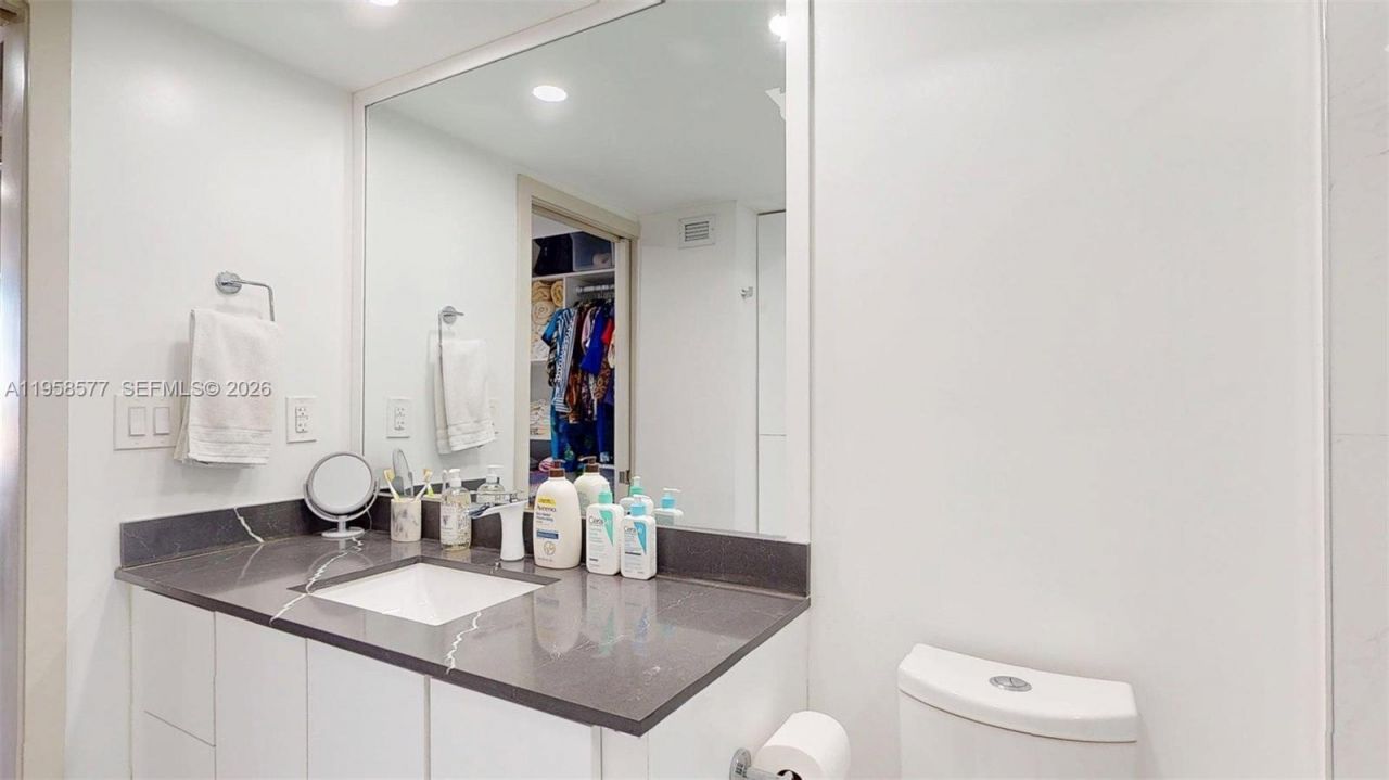 600 Three Islands Blvd, Unit 802, Hallandale Beach, FL 33009 Photo