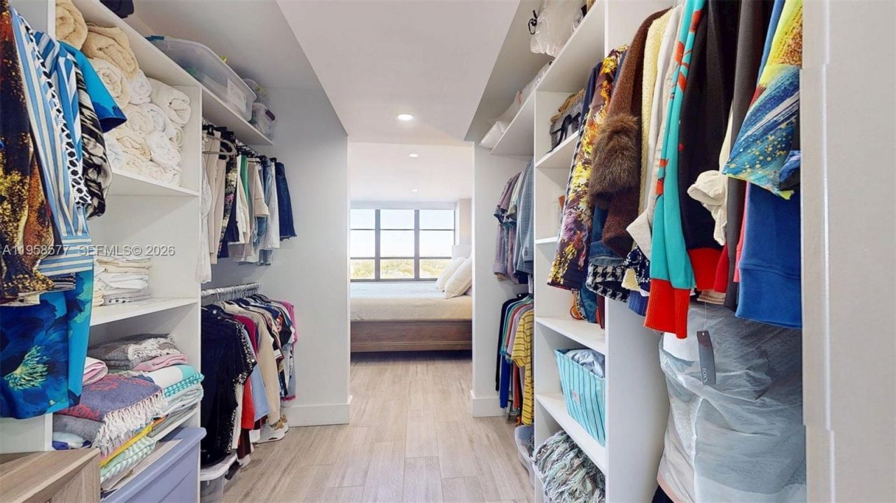 600 Three Islands Blvd, Unit 802, Hallandale Beach, FL 33009 Photo