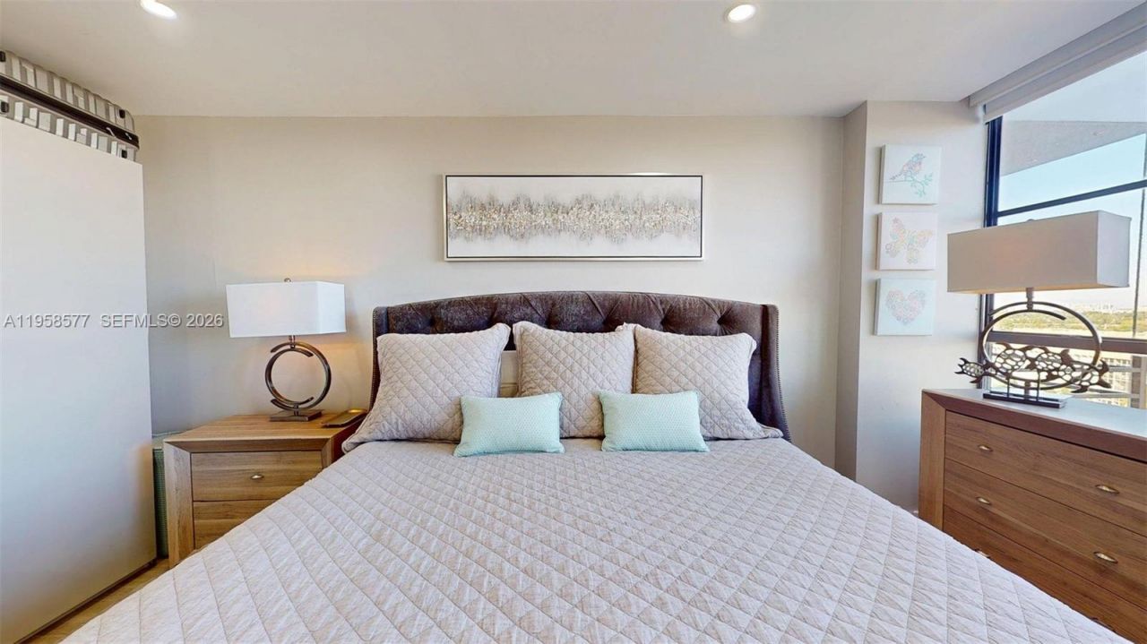 600 Three Islands Blvd, Unit 802, Hallandale Beach, FL 33009 Photo