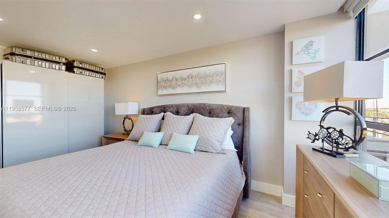 600 Three Islands Blvd, Unit 802, Hallandale Beach, FL 33009 Photo