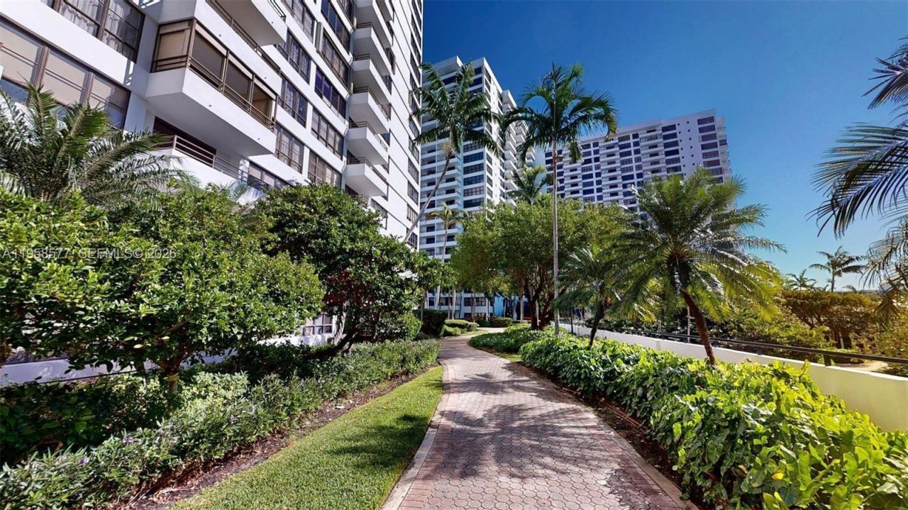 600 Three Islands Blvd, Unit 802, Hallandale Beach, FL 33009 Photo