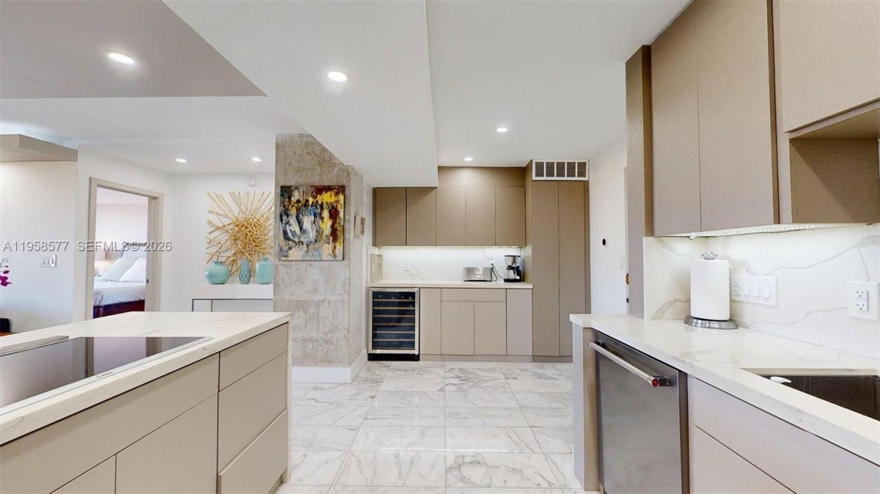 600 Three Islands Blvd, Unit 802, Hallandale Beach, FL 33009 Photo