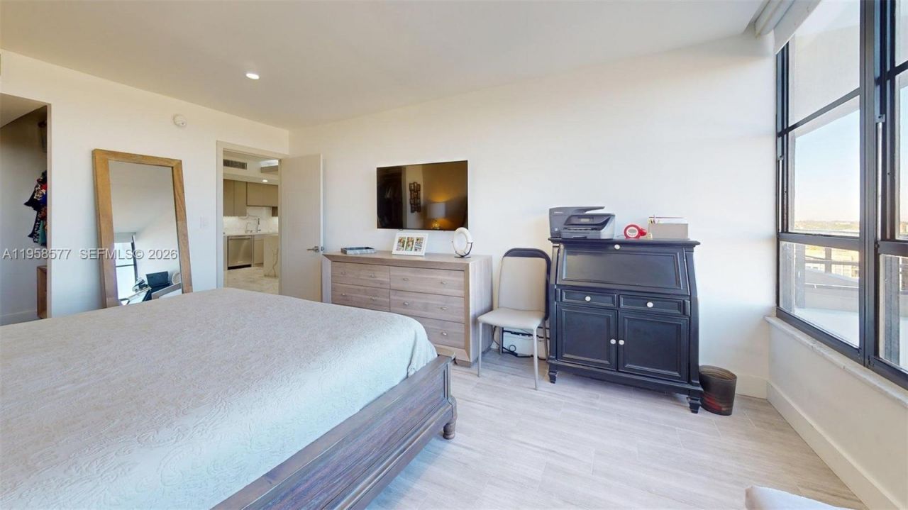 600 Three Islands Blvd, Unit 802, Hallandale Beach, FL 33009 Photo