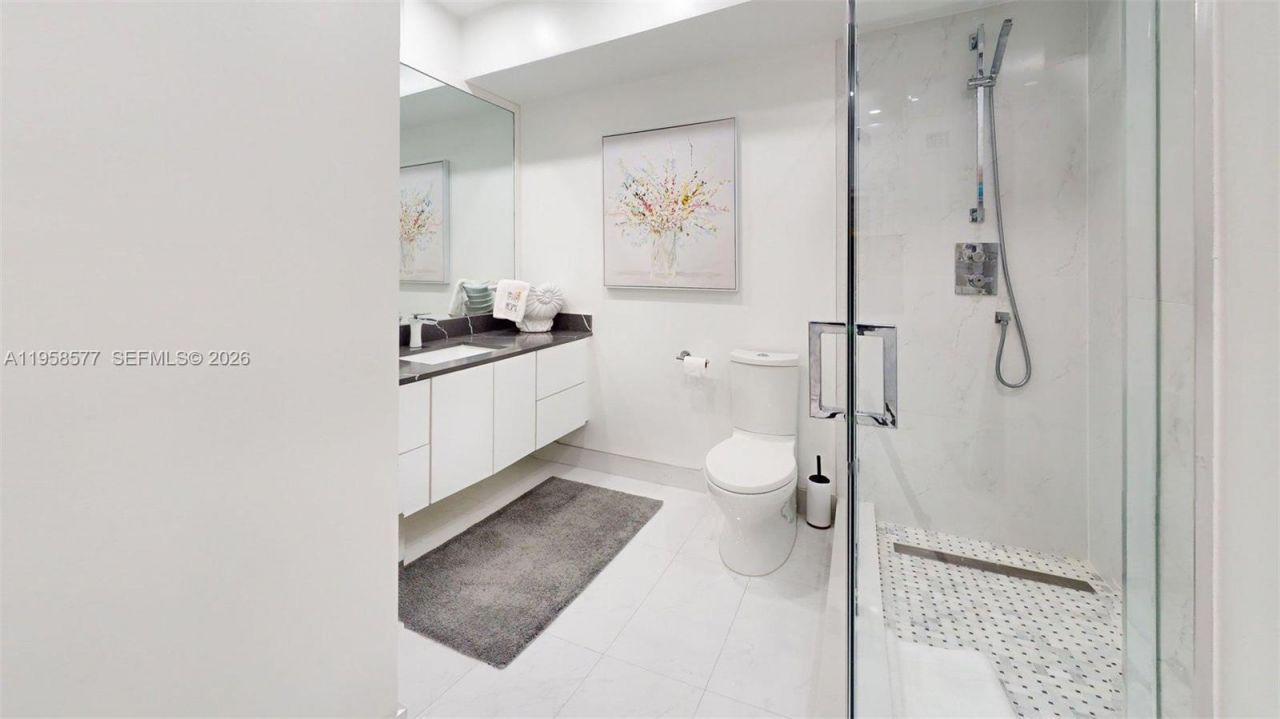 600 Three Islands Blvd, Unit 802, Hallandale Beach, FL 33009 Photo