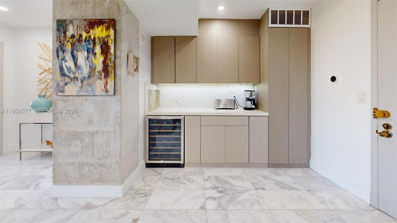 600 Three Islands Blvd, Unit 802, Hallandale Beach, FL 33009 Photo