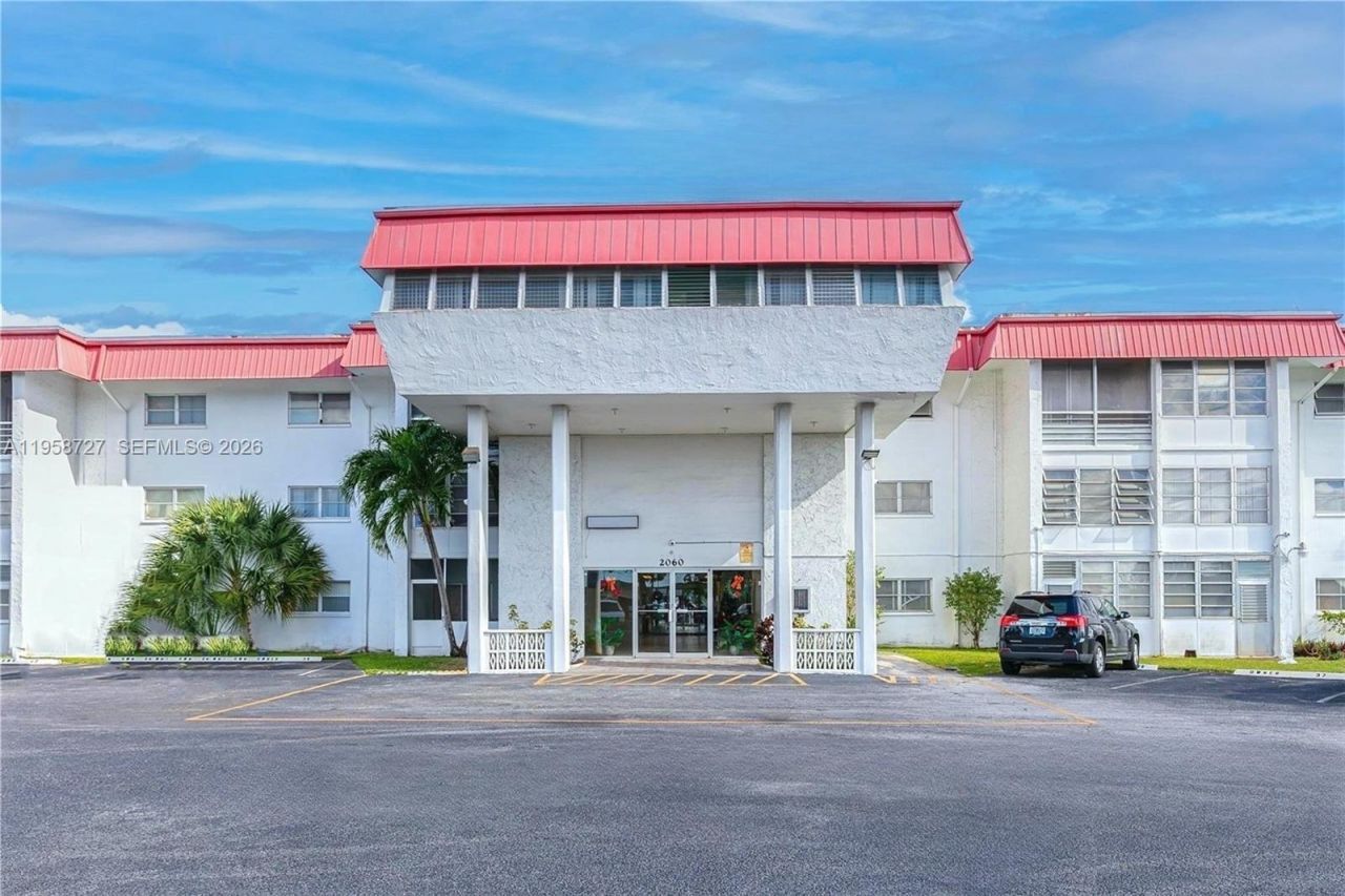2060 NW 48th Ter, Unit 308, Lauderhill, FL 33313 Photo