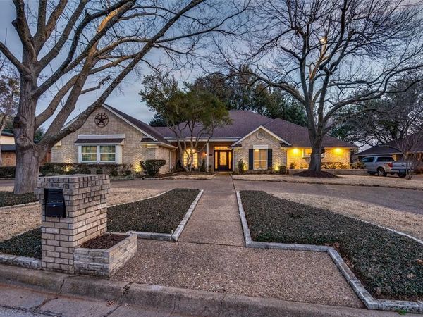 1114 Country Club Court, Mansfield, TX 76063