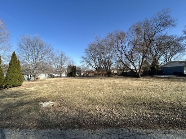 1205 12th Street, Silvis, IL 61282