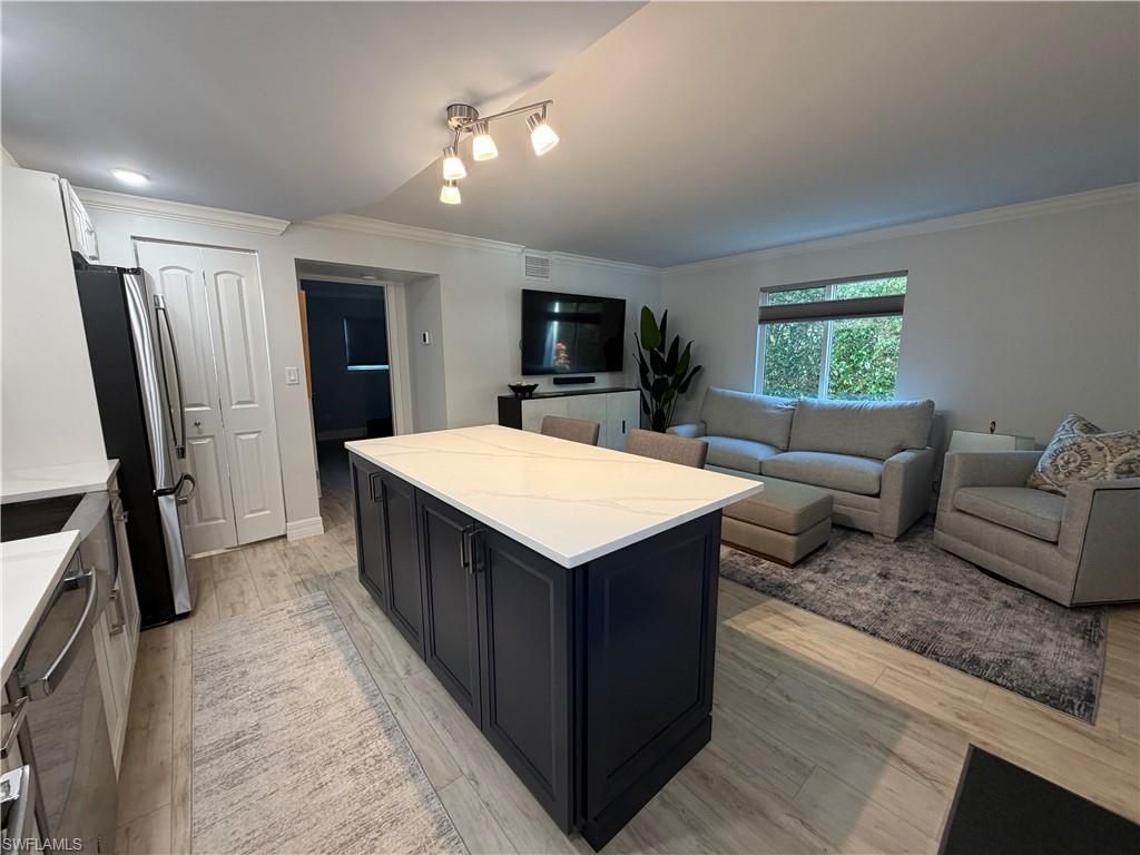 960 7th St S, Unit 103, Naples, FL 34102 Photo