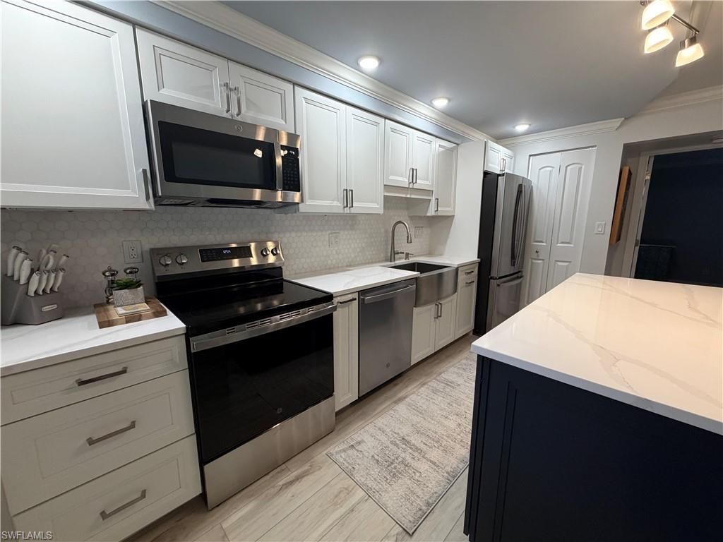 960 7th St S, Unit 103, Naples, FL 34102 Photo