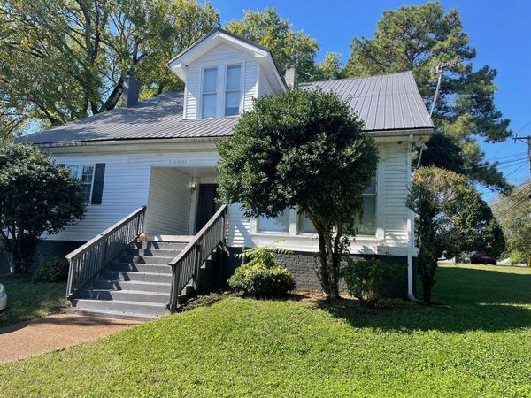 1800 S Main St , Columbia, TN 38401