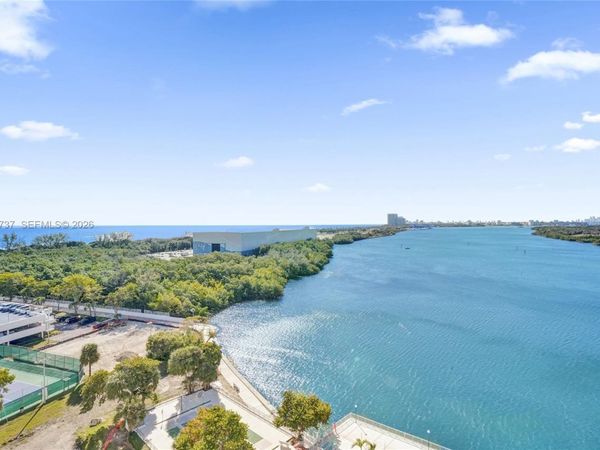 300 Bayview Dr, Unit 1110, Sunny Isles Beach, FL 33160