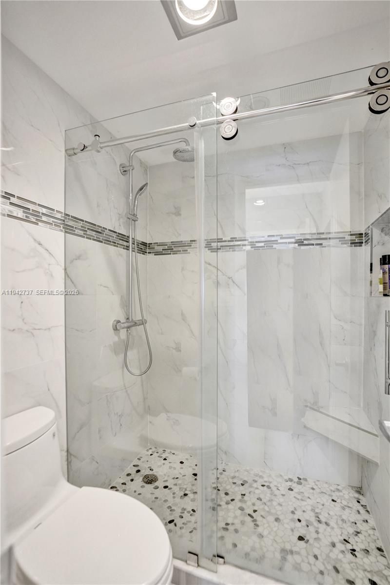 300 Bayview Dr, Unit 1110, Sunny Isles Beach, FL 33160 Photo