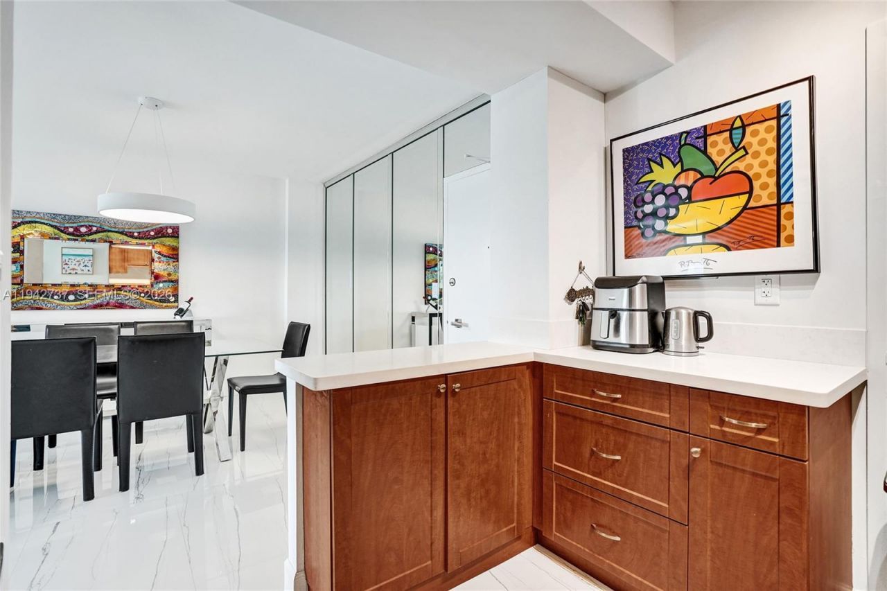 300 Bayview Dr, Unit 1110, Sunny Isles Beach, FL 33160 Photo