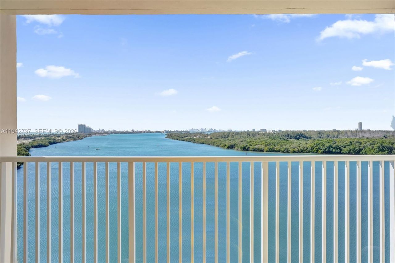 300 Bayview Dr, Unit 1110, Sunny Isles Beach, FL 33160 Photo