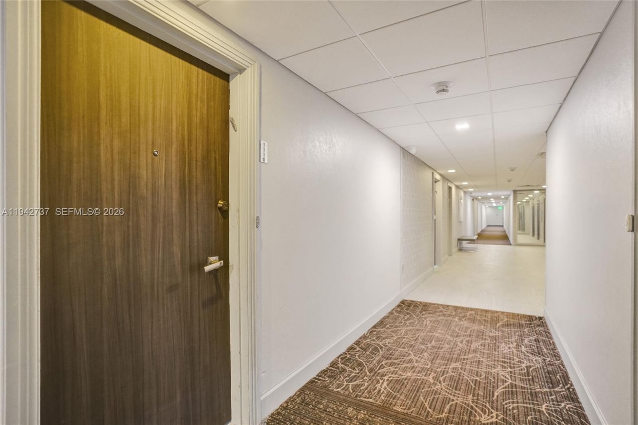 300 Bayview Dr, Unit 1110, Sunny Isles Beach, FL 33160 Photo