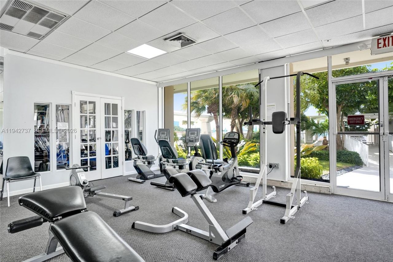 300 Bayview Dr, Unit 1110, Sunny Isles Beach, FL 33160 Photo