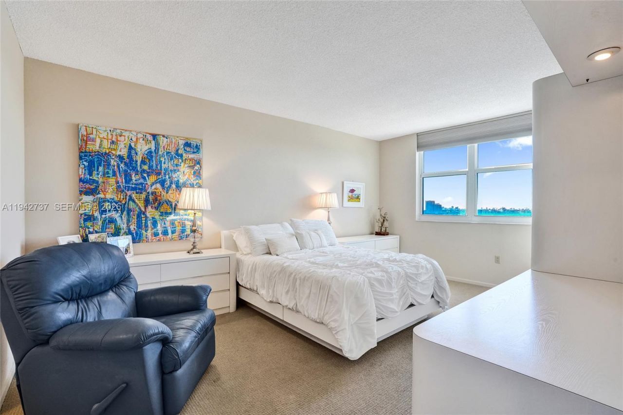 300 Bayview Dr, Unit 1110, Sunny Isles Beach, FL 33160 Photo