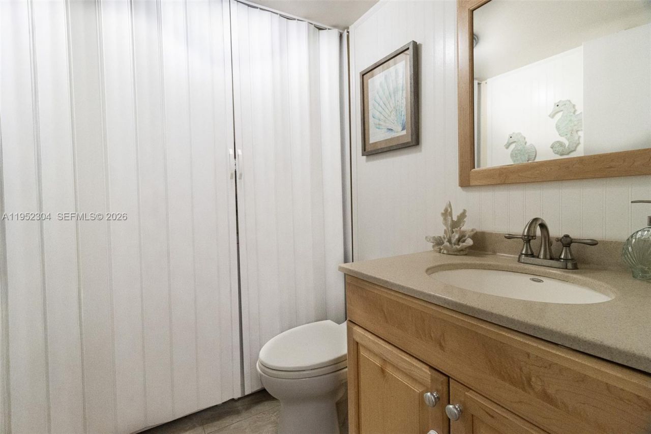 2566 Lakeview Ct, Cooper City, FL 33026 Photo