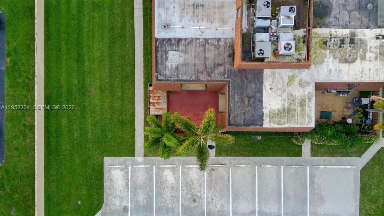 2566 Lakeview Ct, Cooper City, FL 33026 Photo