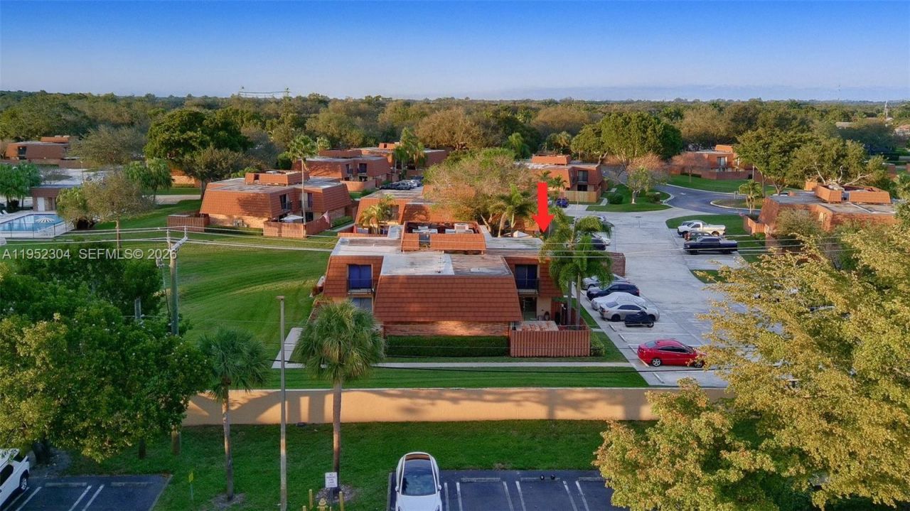 2566 Lakeview Ct, Cooper City, FL 33026 Photo