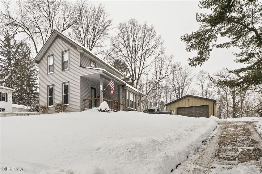 288 E Clinton Street, Doylestown, OH 44230 Main Photo