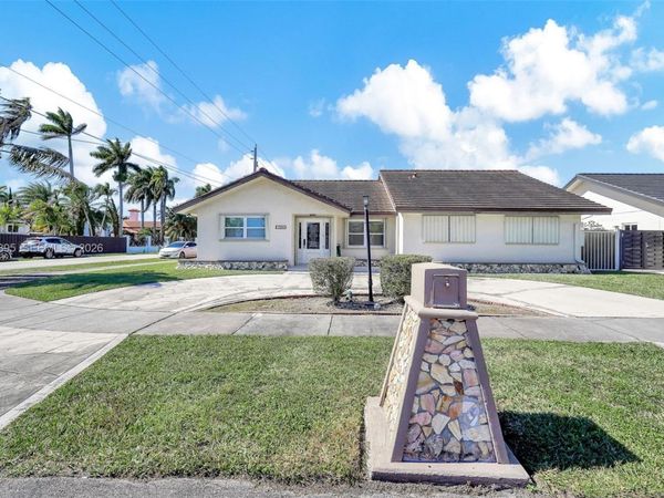 1992 SW 139th Ct, Miami, FL 33175