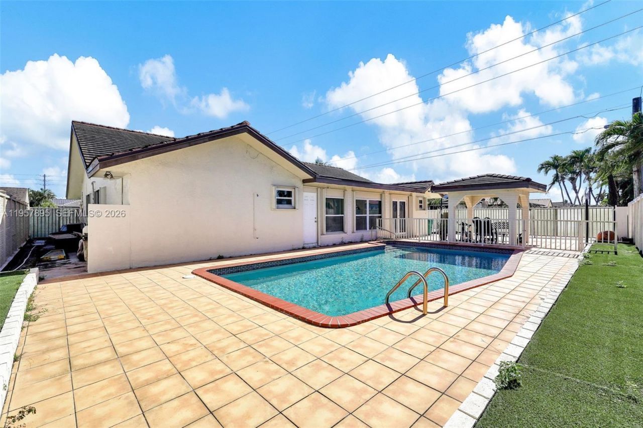 1992 SW 139th Ct, Miami, FL 33175 Photo