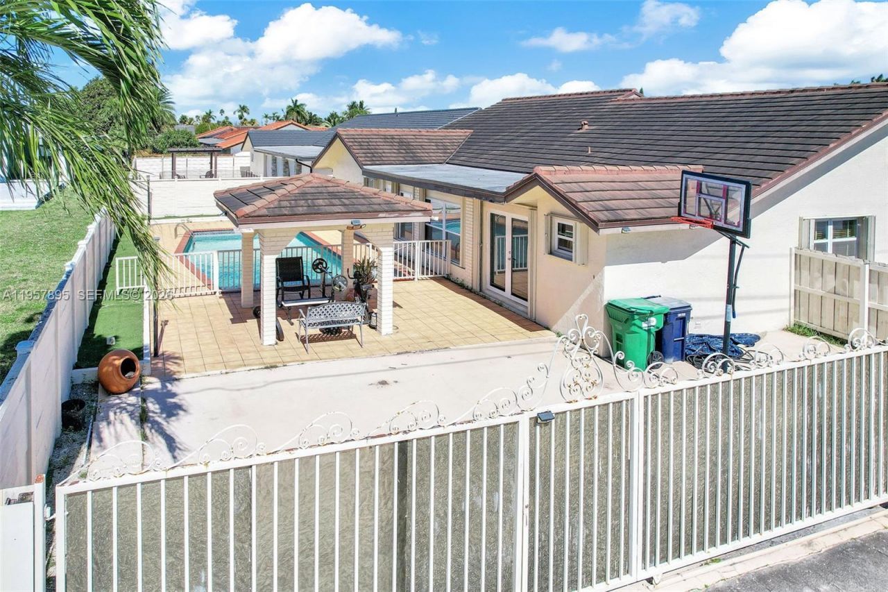 1992 SW 139th Ct, Miami, FL 33175 Photo