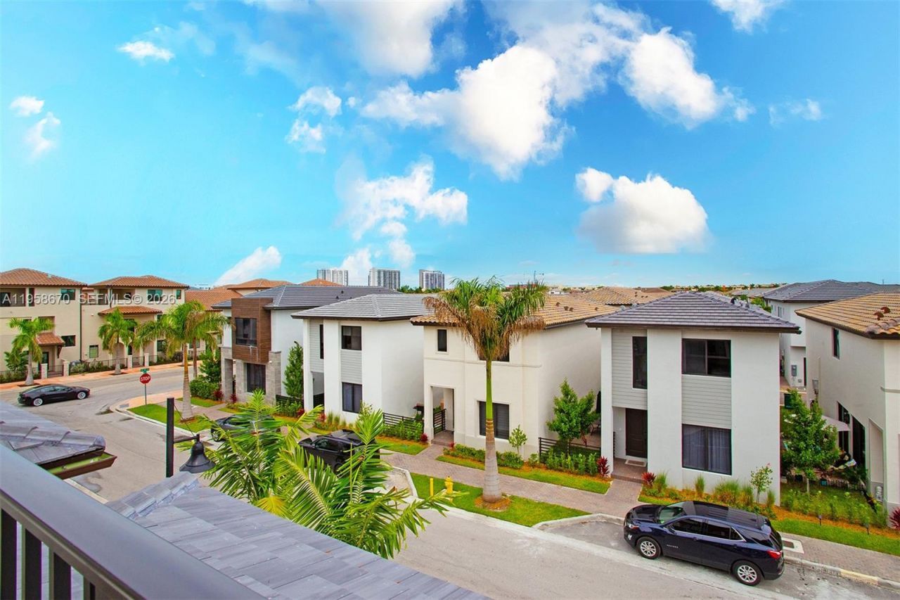 8160 NW 42nd St, Doral, FL 33166 Photo