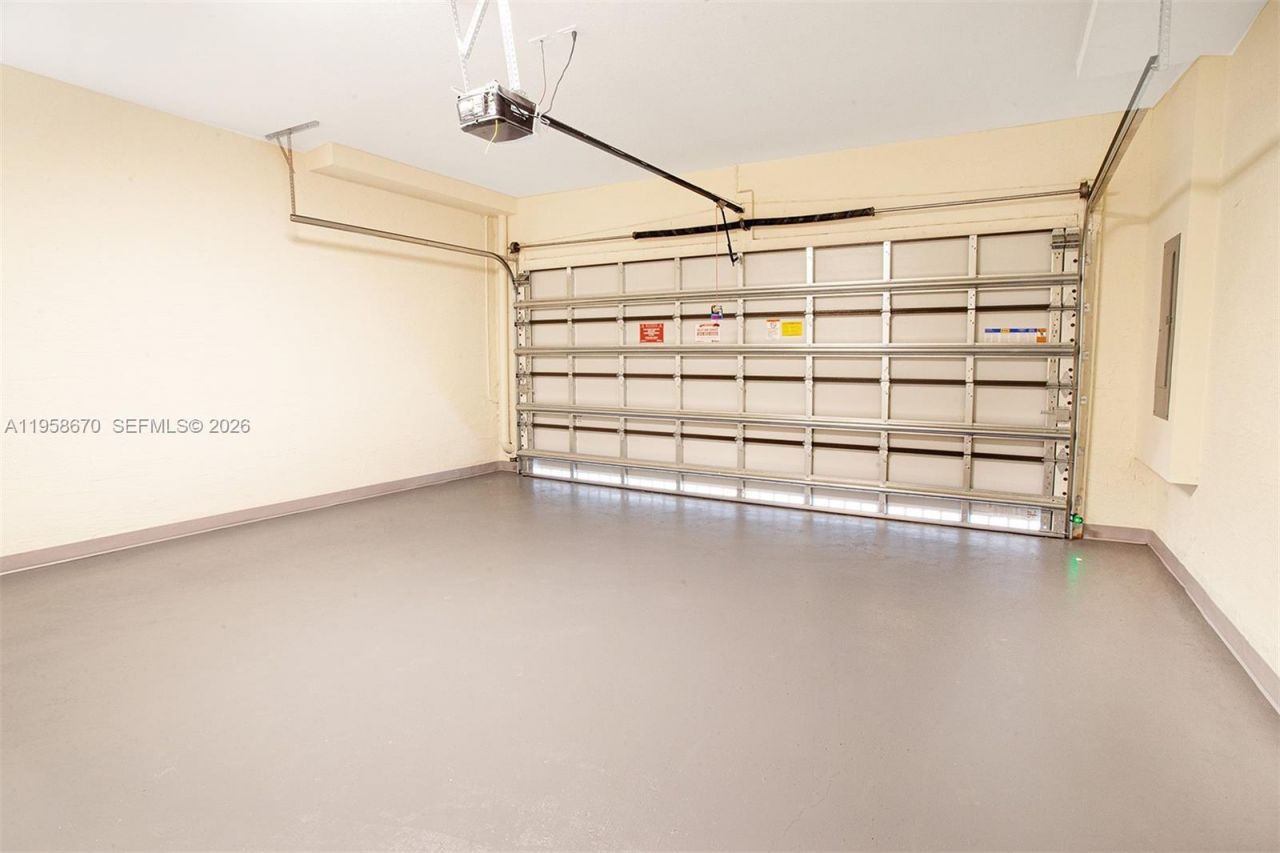 8160 NW 42nd St, Doral, FL 33166 Photo