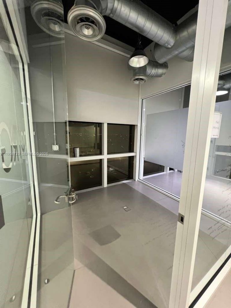 20200 W Dixie Hwy, Unit 1008, Miami, FL 33180 Photo